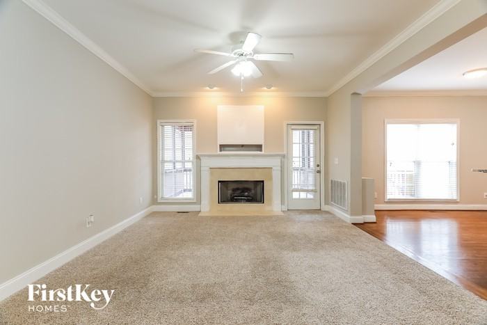 109 Scarlet Oak Dr - Photo 2 of 16