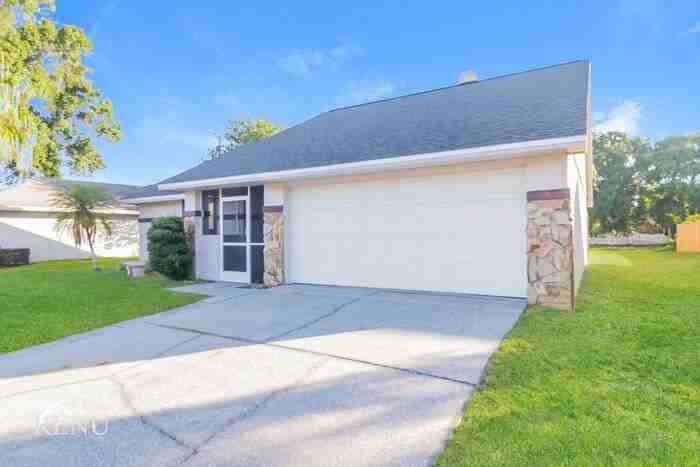 8739 Osage Dr - Photo 2 of 17