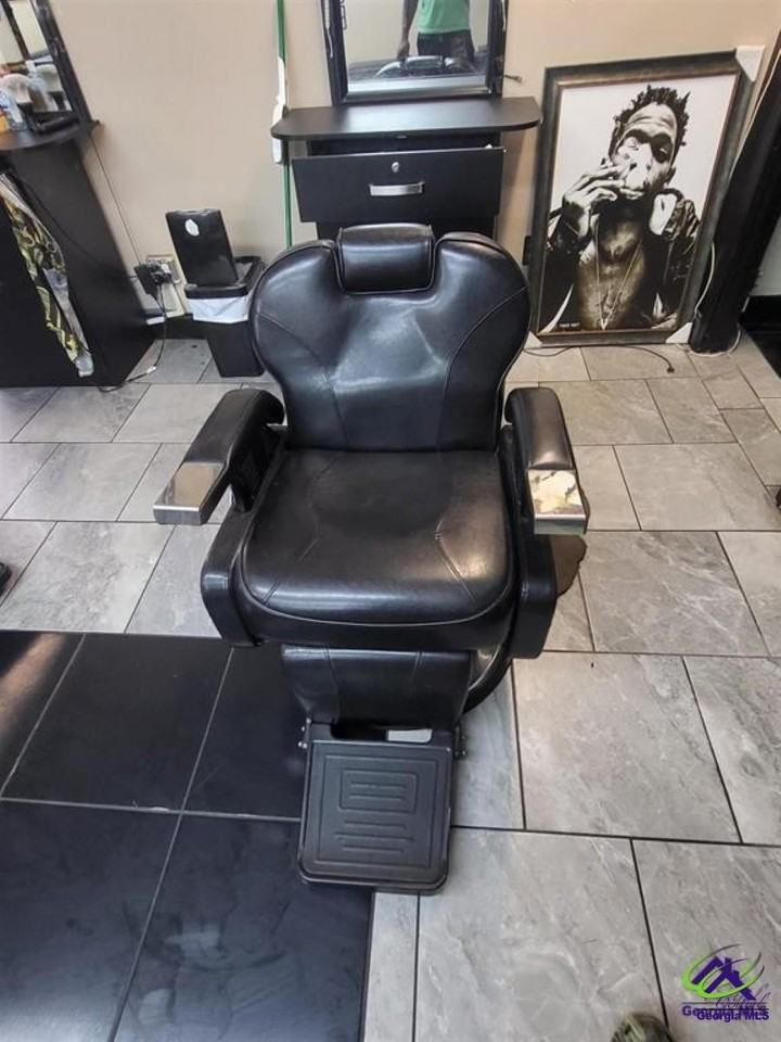 123 S Commercial Cir - Photo 5 of 8