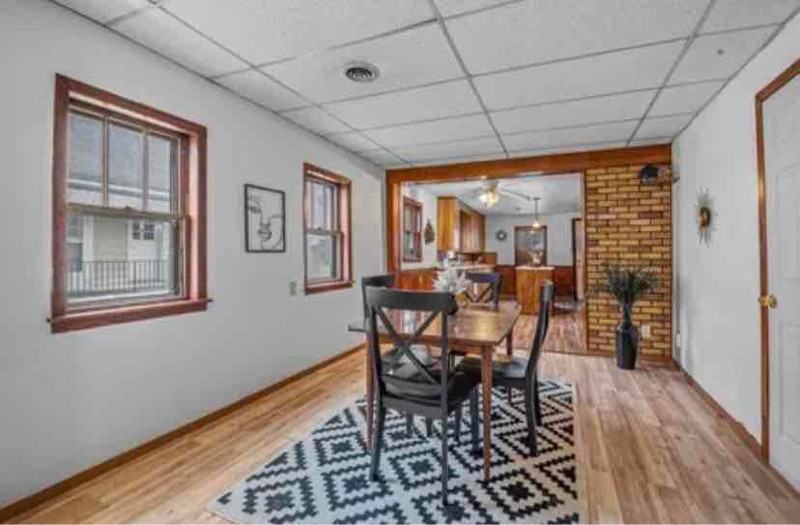 1202 Stuart St - Photo 6 of 17