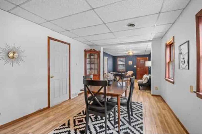 1202 Stuart St - Photo 7 of 17