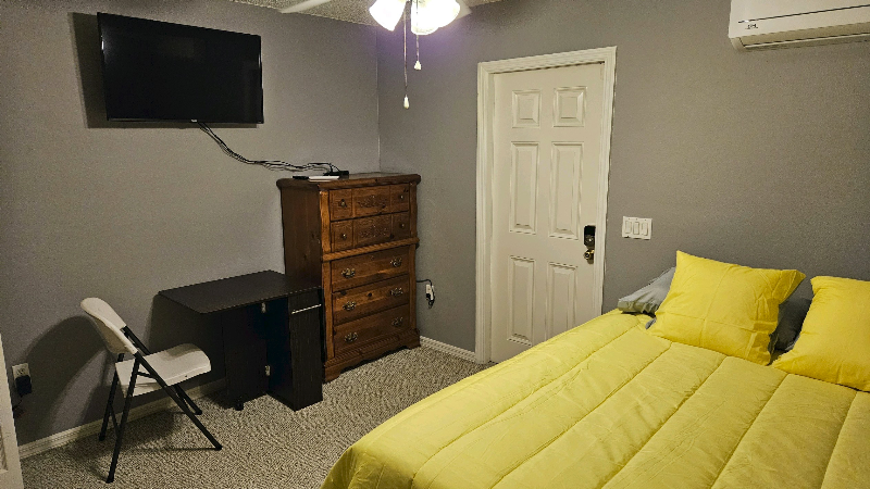 2885 W Huron Dr - Photo 3 of 4