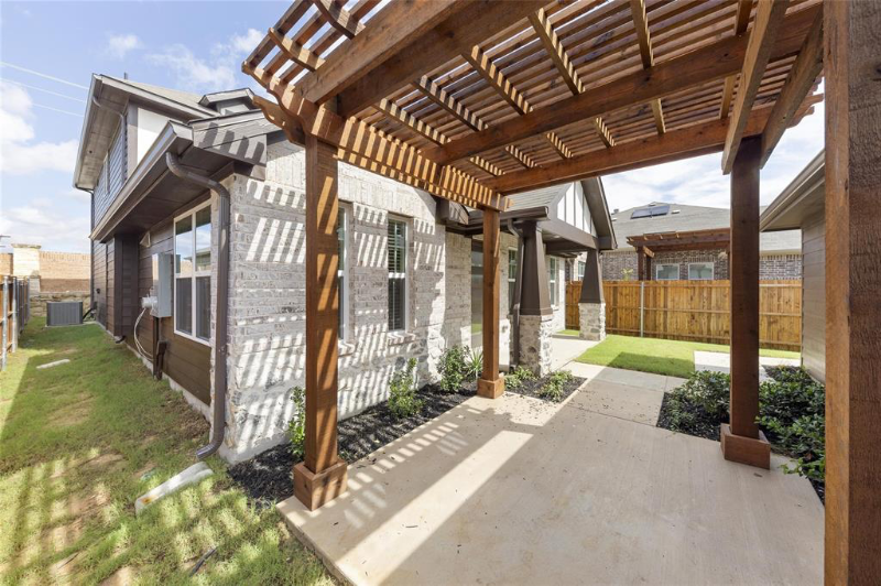 625 Presidio St - Photo 4 of 28