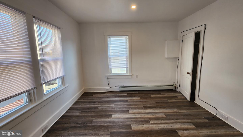 106 N Main St - Photo 2 of 12