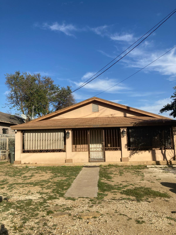 1409 S Milmo Ave - Photo 3 of 24