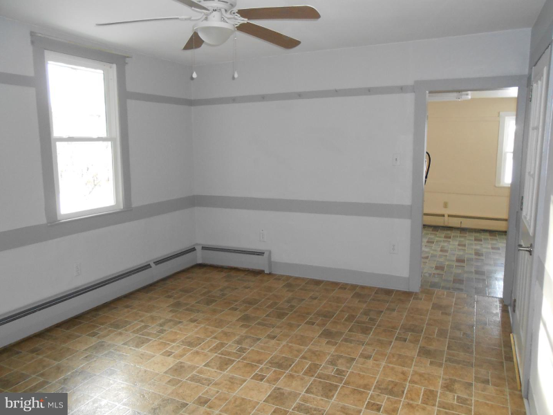 2232 Meadow View Rd - Photo 3 of 27