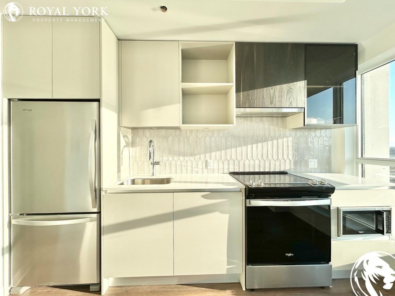 405 Condominium #707 - Photo 3 of 31