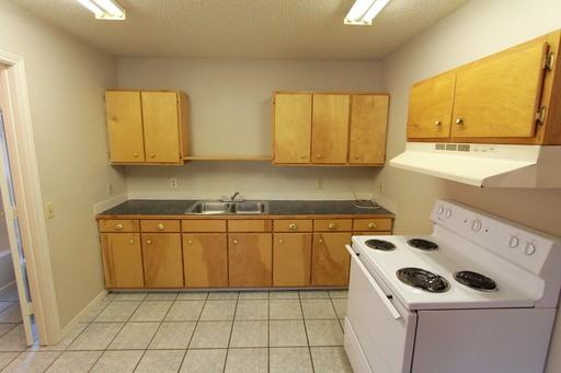 802 Gifford St - Photo 3 of 7