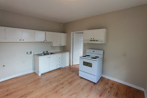 1301 Ave C #2 - Photo 3 of 8