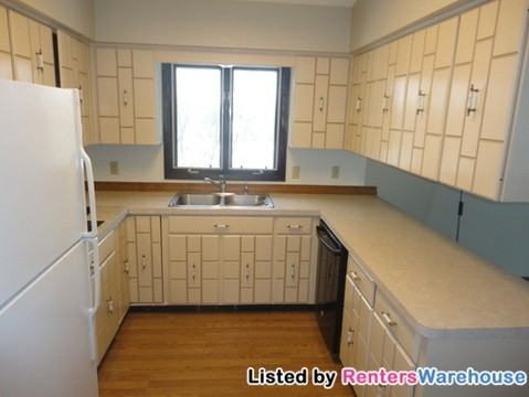 12910 Stoneridge Rd - Photo 2 of 13