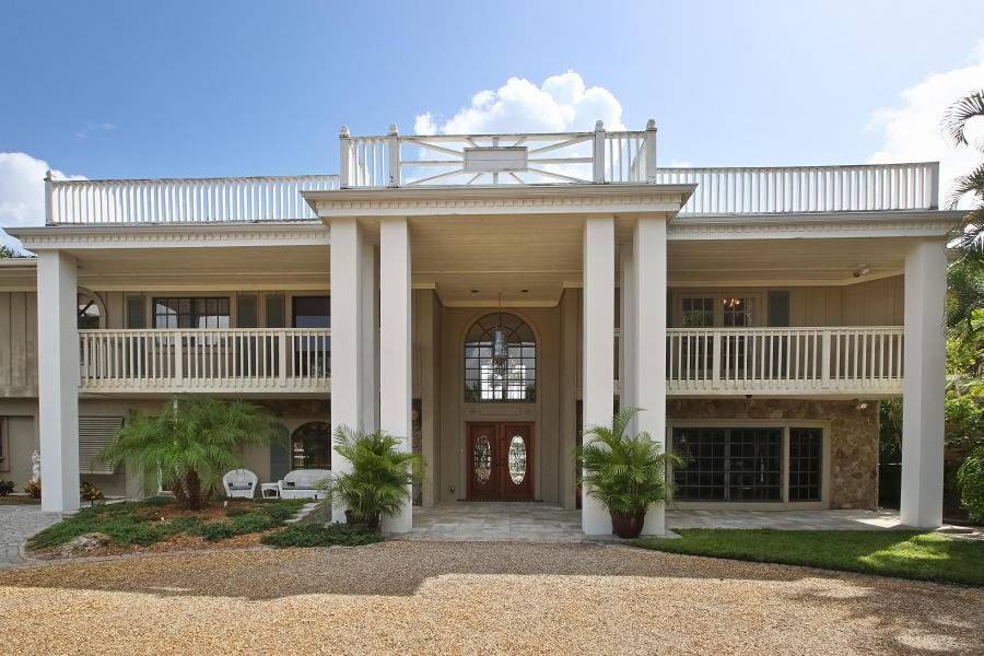 5345 Pennock Point Rd - Photo 3 of 20