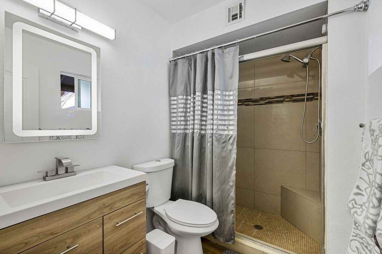 Janice Way - Photo 6 of 18