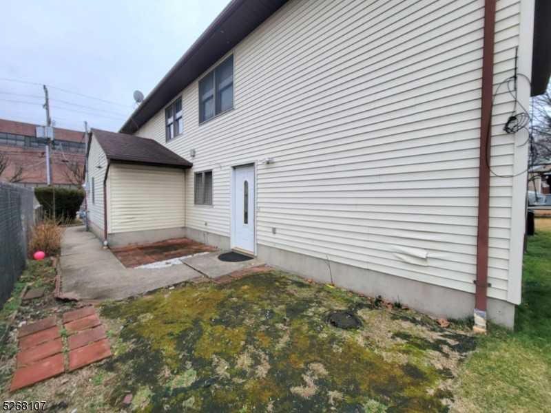 147 Kipp Ave - Photo 2 of 10