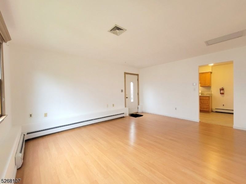 147 Kipp Ave - Photo 3 of 10