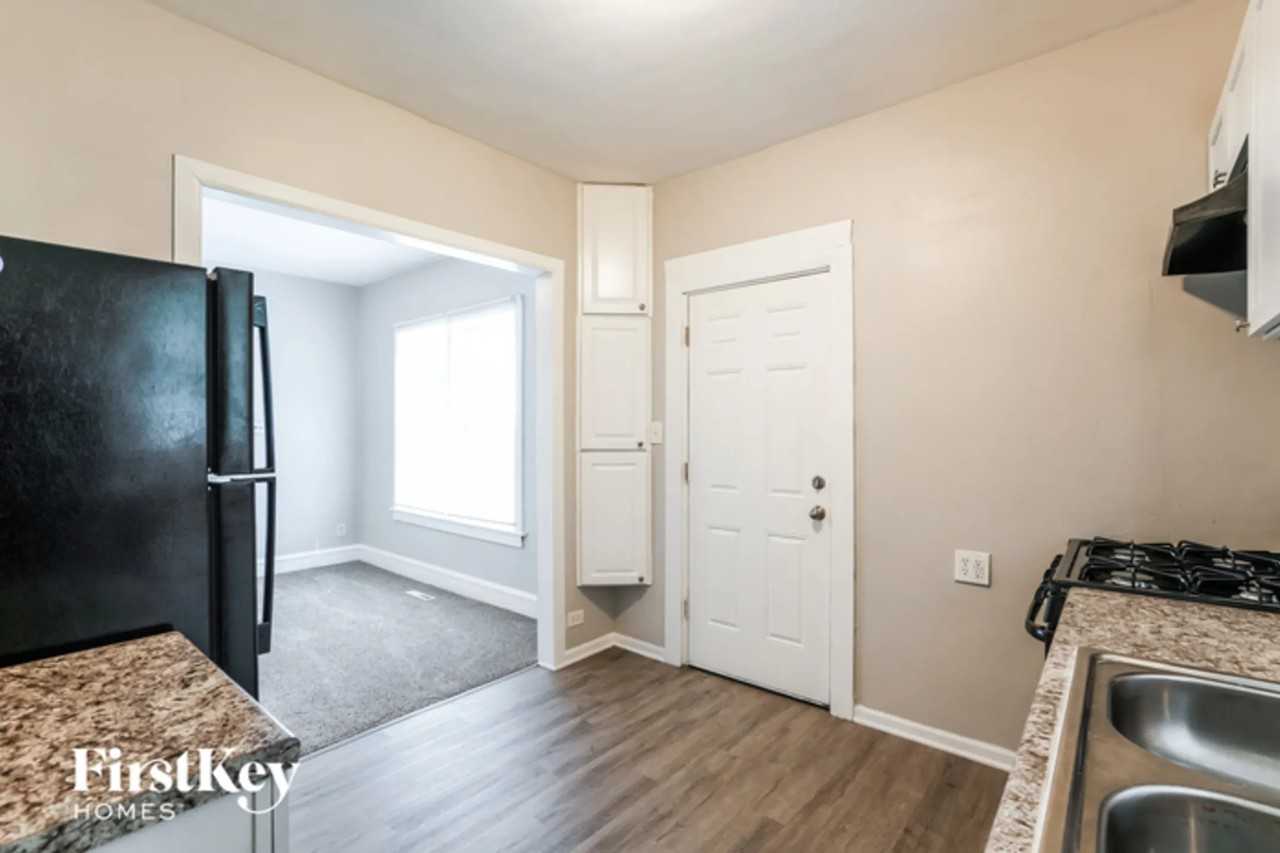 407 W Highland Ave - Photo 3 of 8