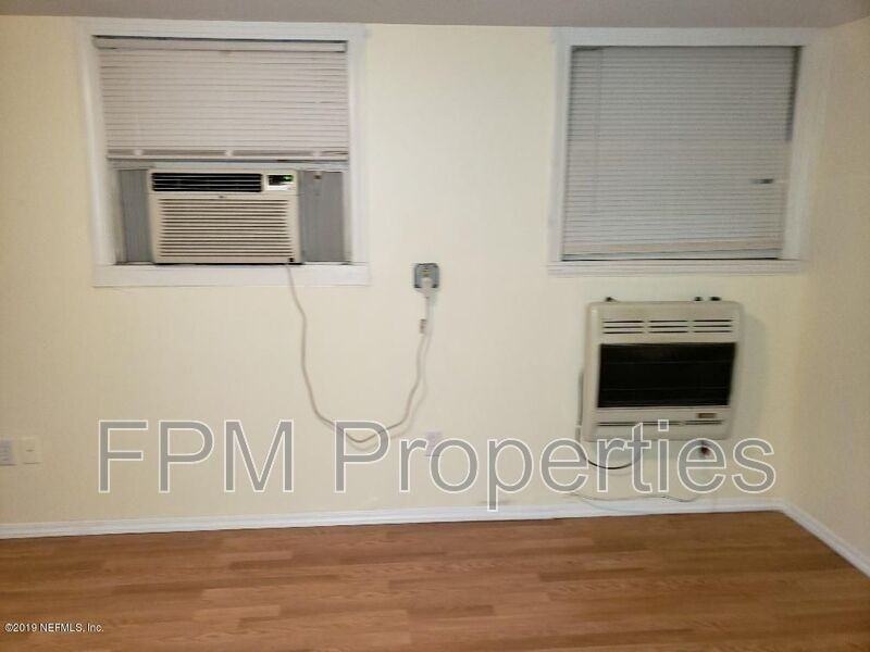 6348 Hyde Grove Ave - Photo 3 of 8