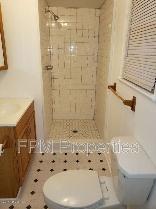 6348 Hyde Grove Ave - Photo 6 of 8