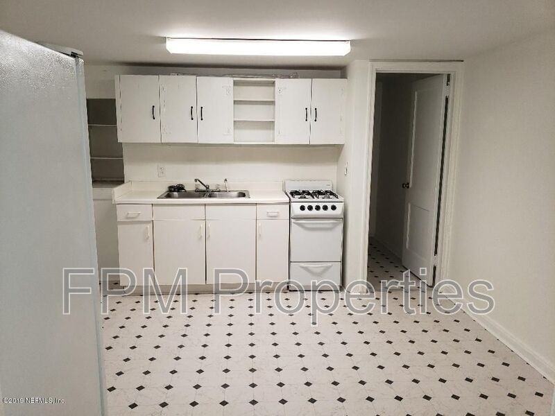 6348 Hyde Grove Ave - Photo 5 of 8