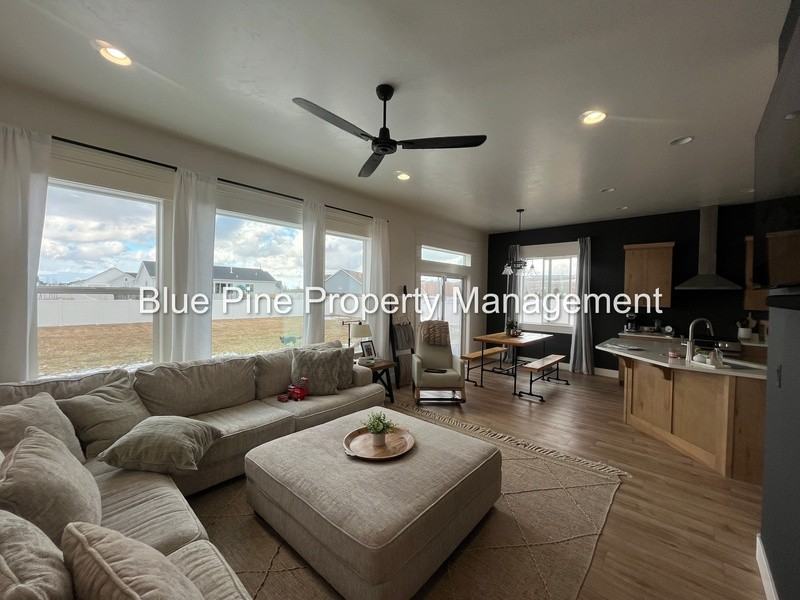 5195 E Dutson Dr - Photo 3 of 22