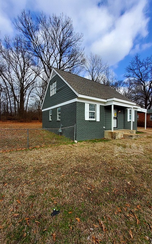 3965 Hedgerow Dr - Photo 2 of 15