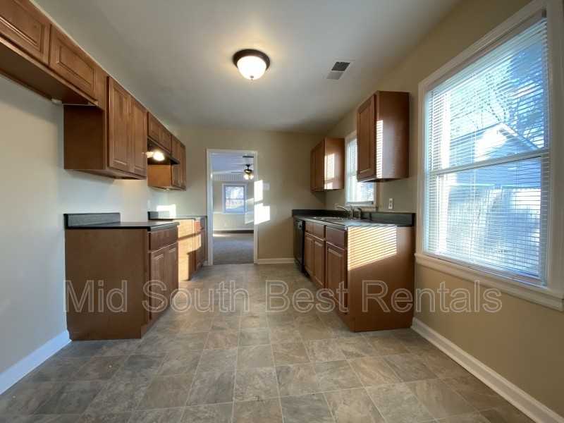 3326 Scenic Ter - Photo 3 of 8