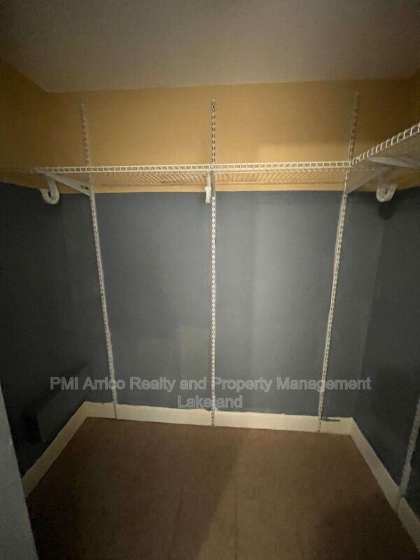 512 W Myrtle St #2 - Photo 4 of 9