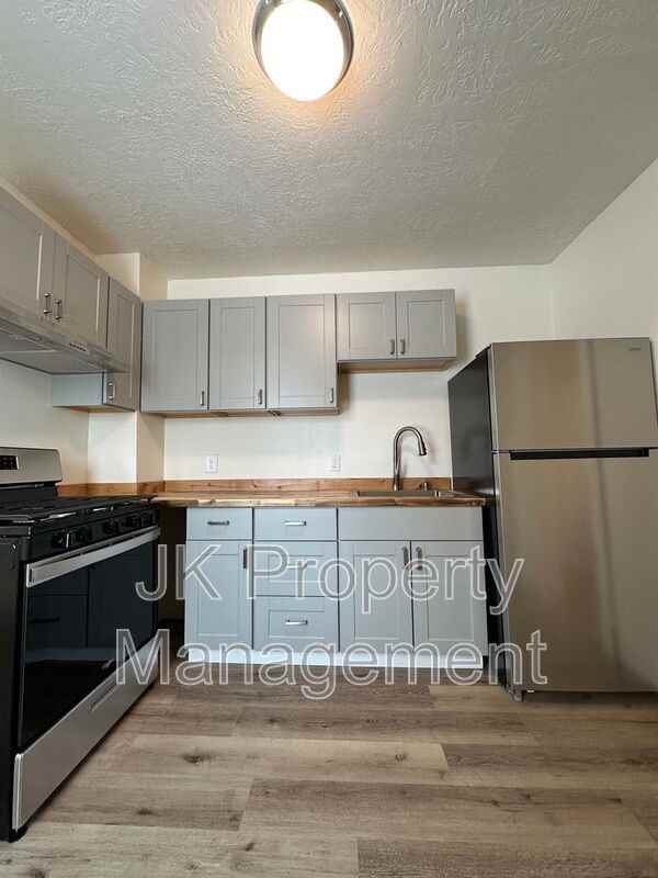 615 8th Ave S - Photo 6 of 15