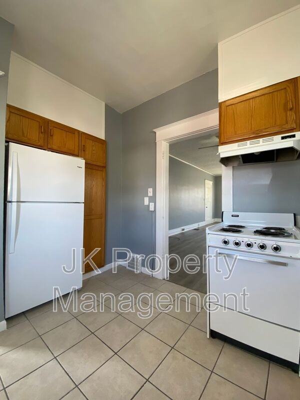 511 14th St N - Photo 4 of 10