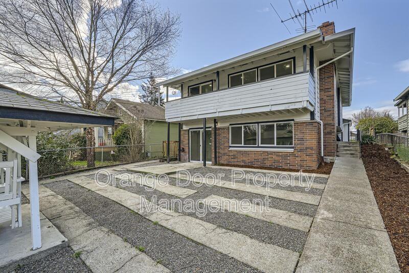 8827 18th Ave Sw - Photo 2 of 28