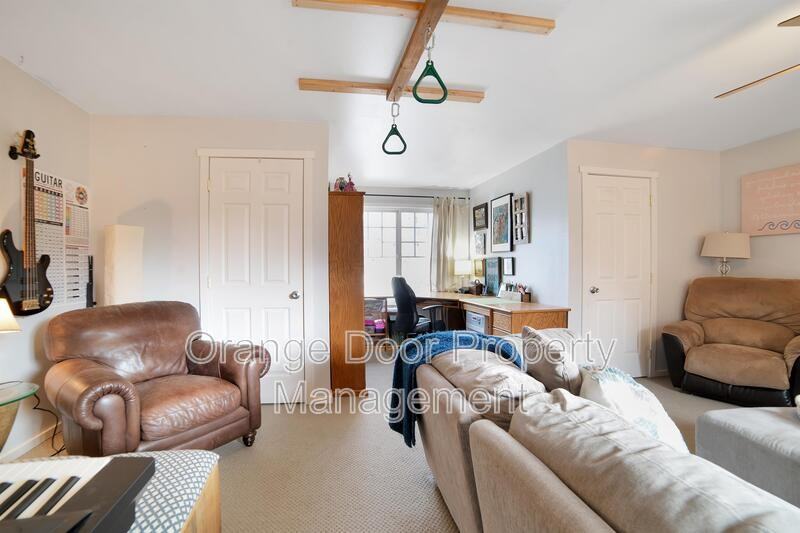 3124 Maplewood Cir Ne - Photo 3 of 31
