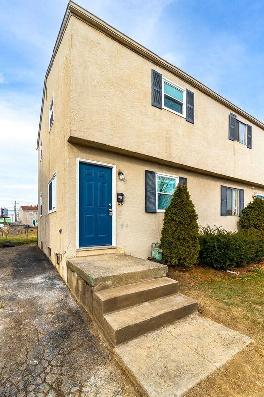 4036 Halsey Pl - Photo 3 of 28