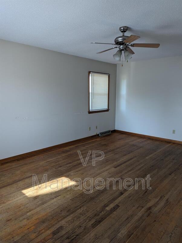 1836 Bellevue Ave - Photo 3 of 8