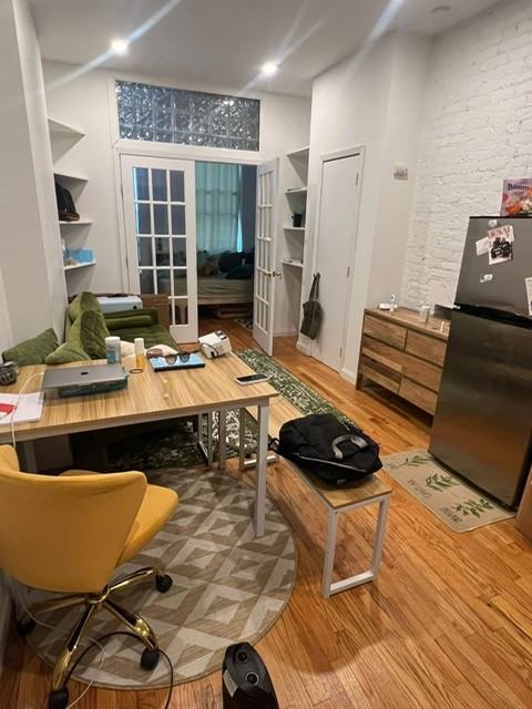 E 1st St #1A - Photo 2 of 9