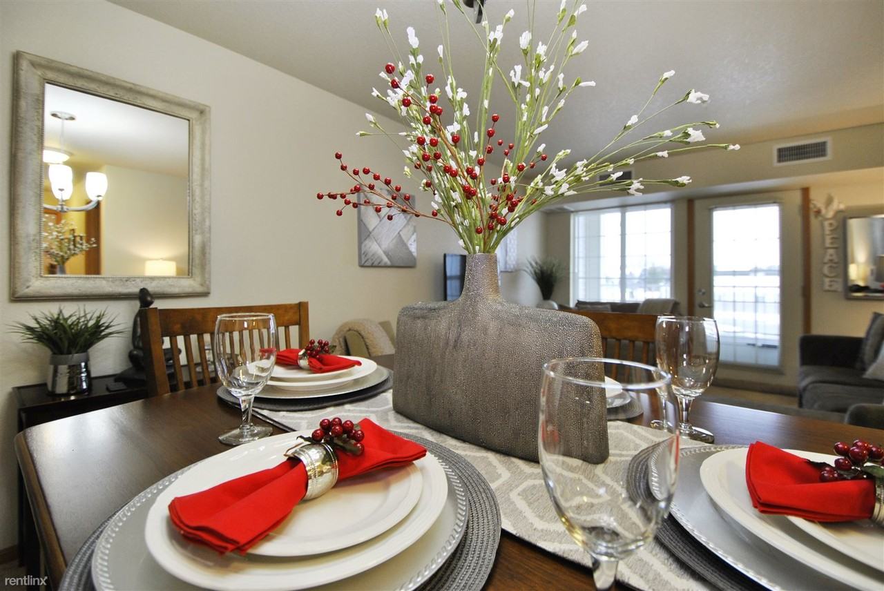 Grandhaven Manor II - Photo 7 of 23