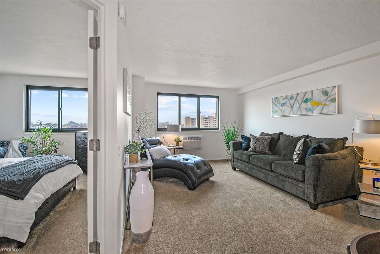 River Towers Senior Apartments - Photo 7 of 32