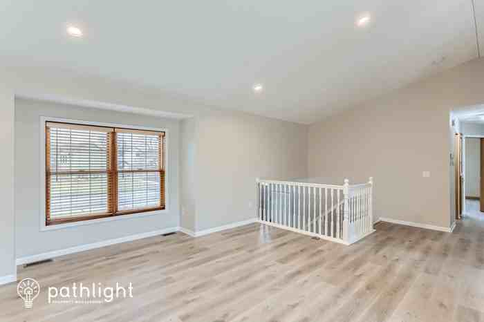 2308 Maple Ln - Photo 2 of 23