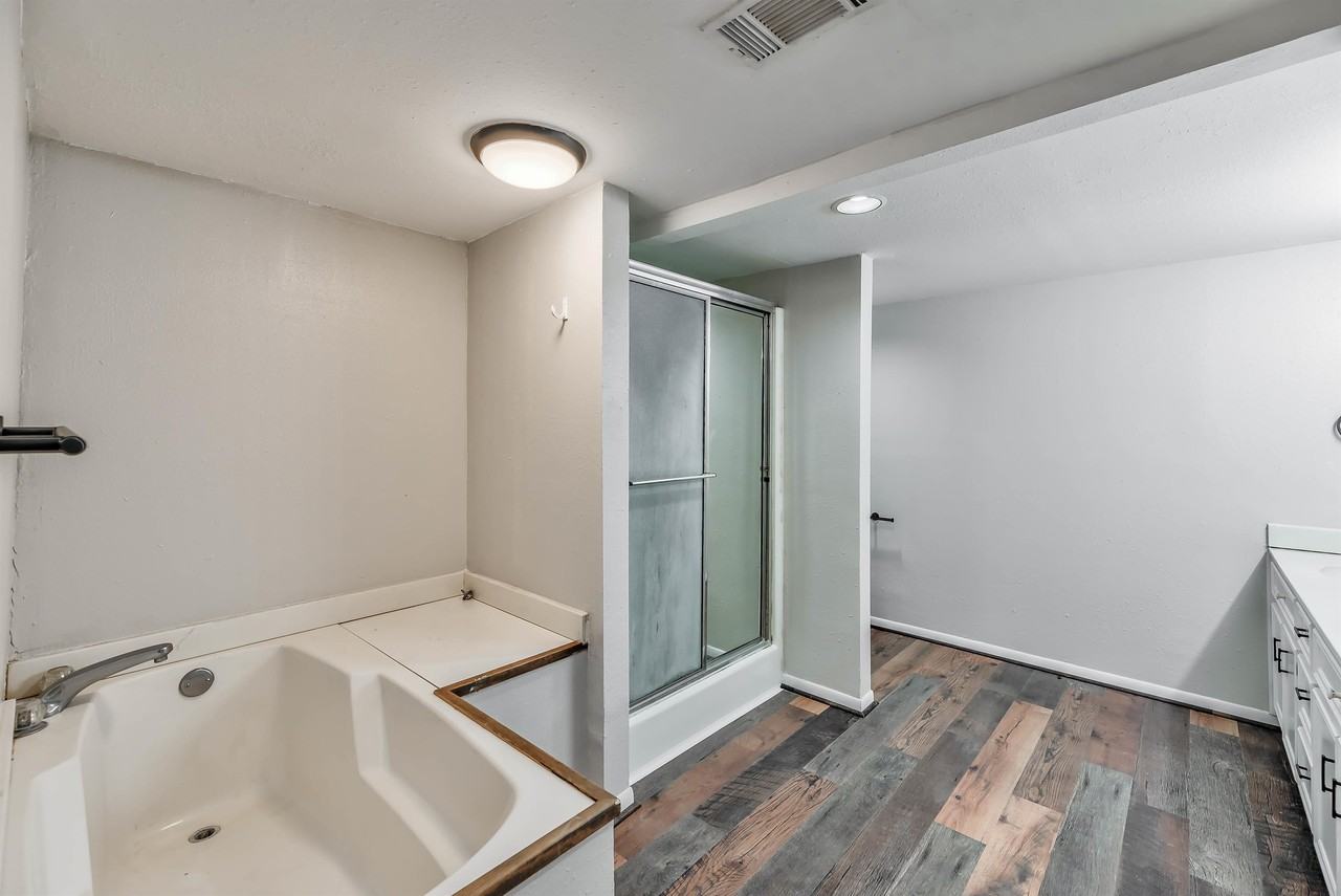 145 W Houston Ave #1 - Photo 7 of 14