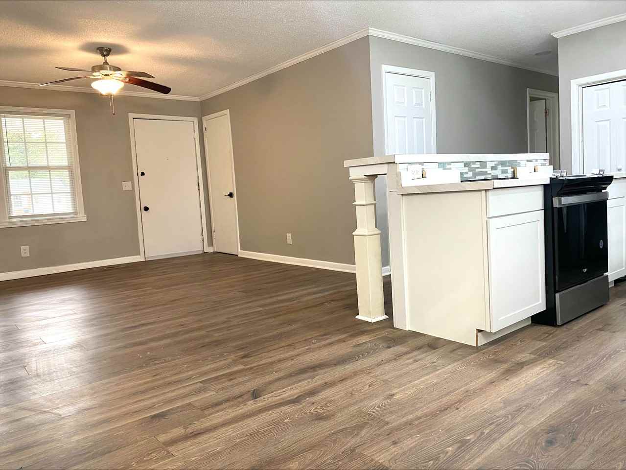 1504 N Rocky Way Dr #1 - Photo 4 of 16