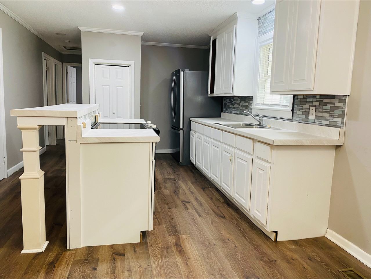 1504 N Rocky Way Dr #1 - Photo 5 of 16