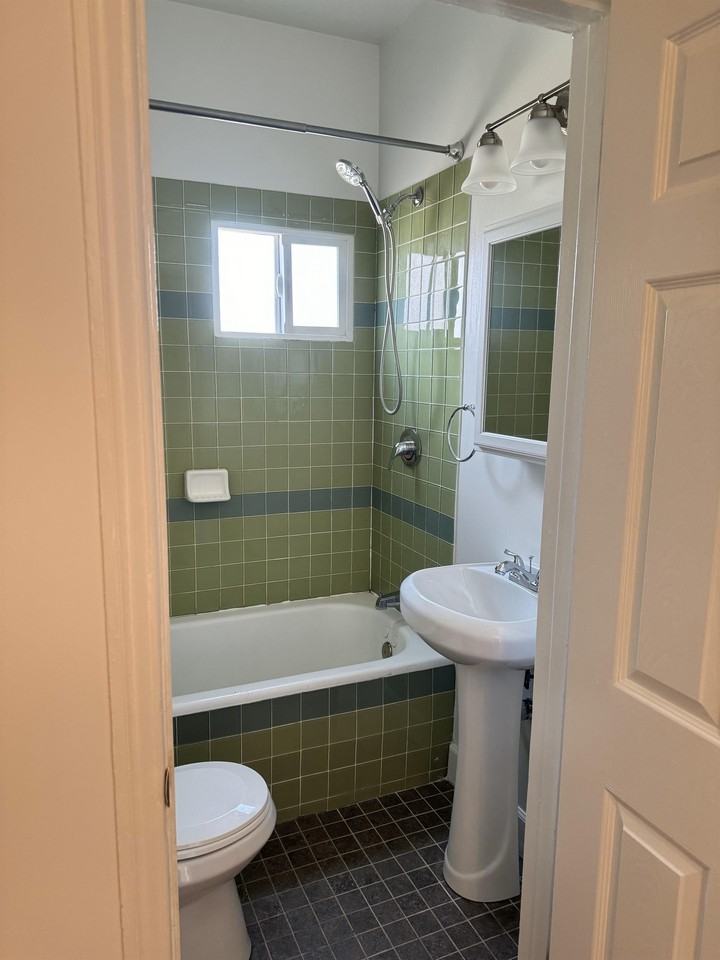 1523 1/2 N Vista St #1523-1-2 - Photo 2 of 21