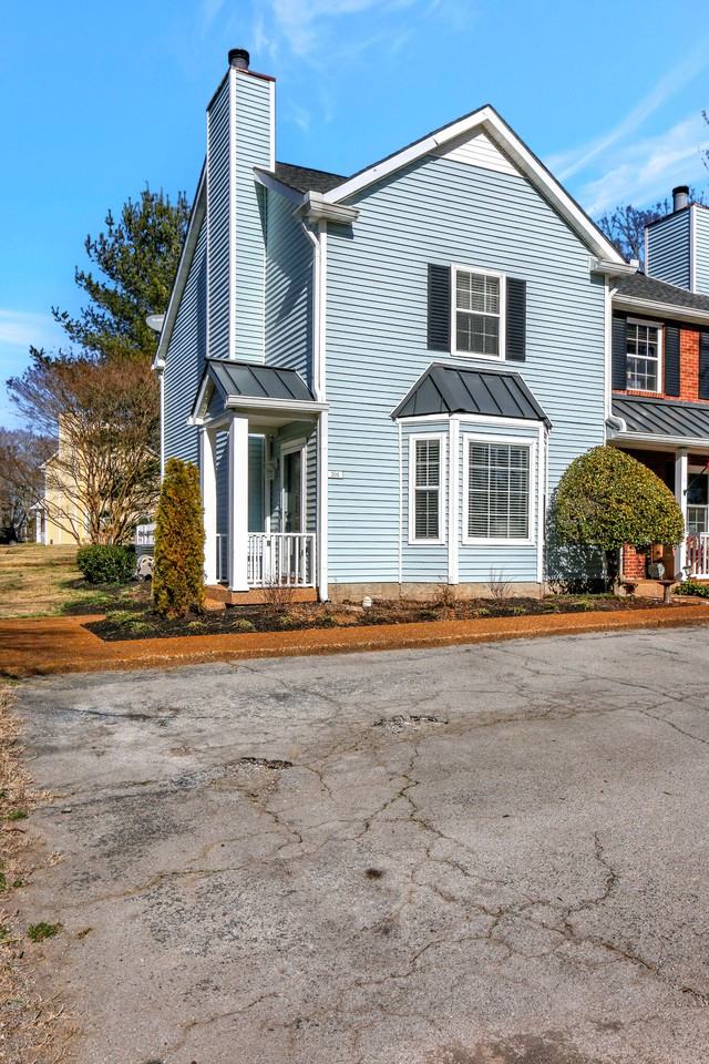 304 Chase Ct #1 - Photo 2 of 30