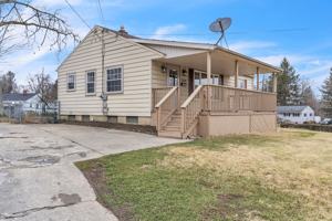 featured image of 3226 Quentin Dr #1