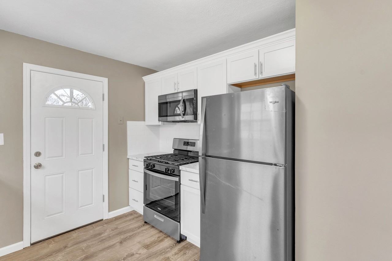 3226 Quentin Dr #1 - Photo 5 of 18