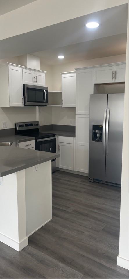 1604 21st St #203 - Photo 2 of 12