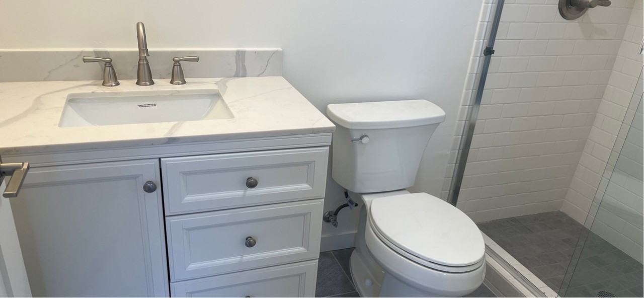 1604 21st St #203 - Photo 6 of 12