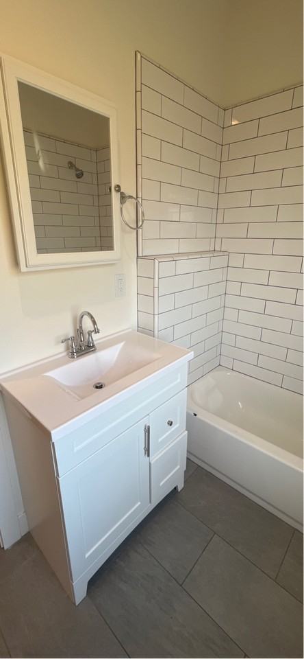 1604 21st St #302 - Photo 7 of 11