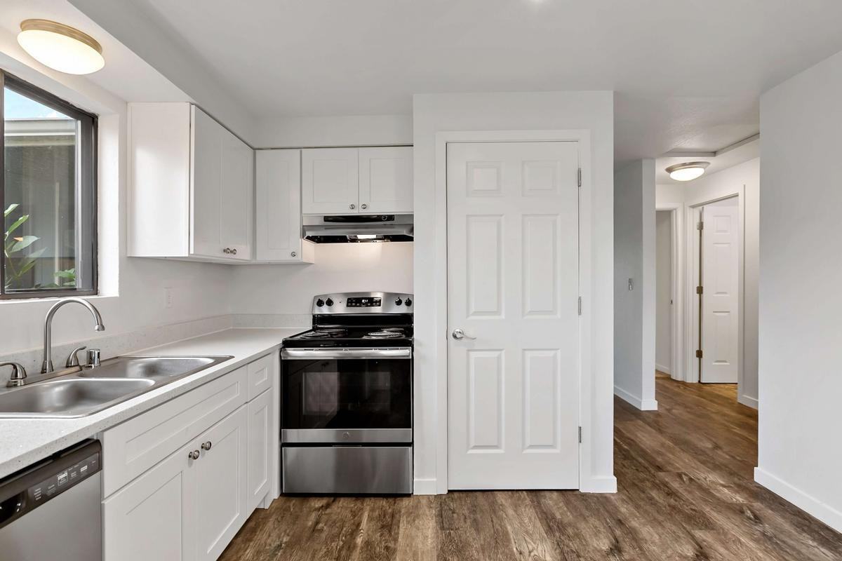 15881 64th St E - Photo 6 of 9