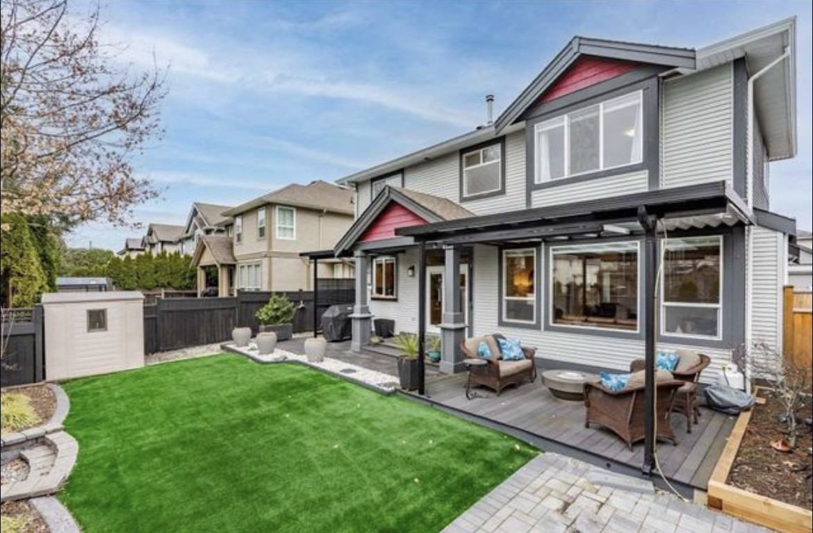 7149 196A St - Photo 3 of 12