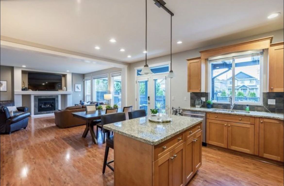 7149 196A St - Photo 7 of 12