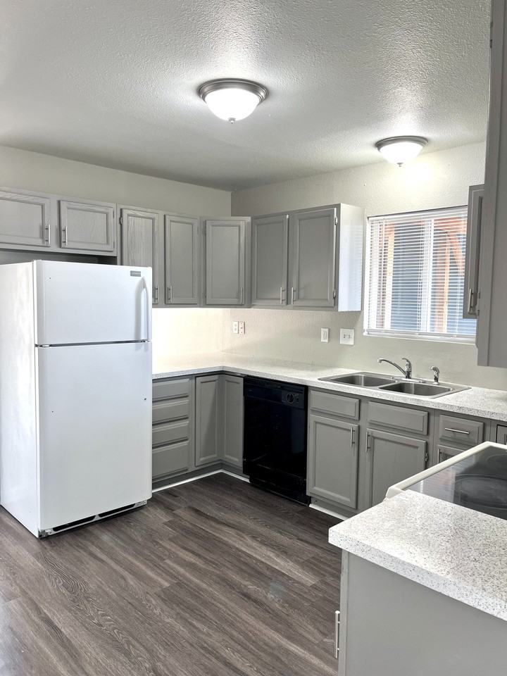 King Court - Photo 2 of 16